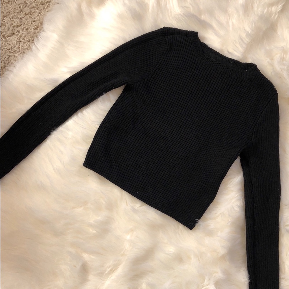 Ribbed crop sweater 🖤